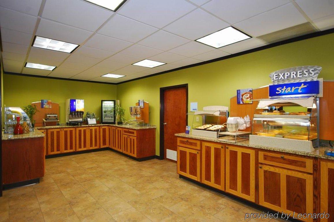 Holiday Inn Express Forsyth By Ihg Exterior foto